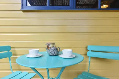 Image de Little Yellow sur Frankland - WiFi gratuit