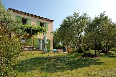 Image de Villa au pied du Mt Ventoux, avec jardin de 700m2 arboré d’arbres fruitiers