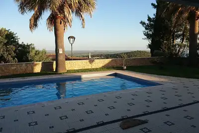 Image de Jolie Maison Avec 4 Chambres, 3 Sdbains, Piscine Privee, Wifi, Barbecue