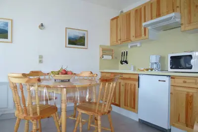 Image de Studio tout confort, balcon orienté est, belle vue nature, cave, parking.