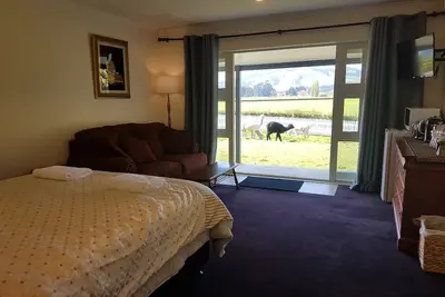 Image de Vue sur la montagne, vue sur le jardin, animaux, séjour à la ferme