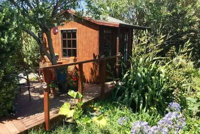 Image de Glamping dans une lagune cabine surplombant douce