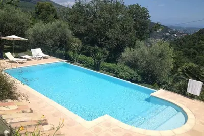 Image de location avec piscine pour 4 personnes à Cabris