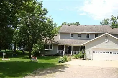 Image de Belle maison de vacances / retraite George Lake par Spicer Mn