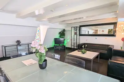 Image de Appartement 2 chambres avec balcon dans le centre-ville - C