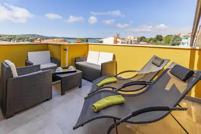 Image de Belle terrasse sur le toit avec vue sur la mer - 3 chambres!