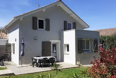 Image de Maison avec piscine, au calme à 10 min de l'océan
