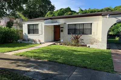 Image de Maison tranquille près des points chauds de Miami!