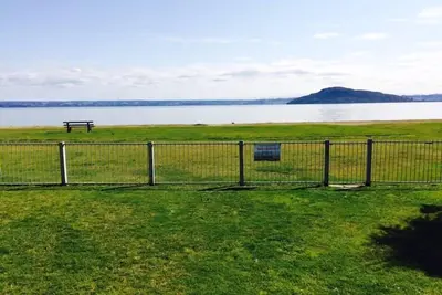 Image de Emplacement magnifique au bord du lac