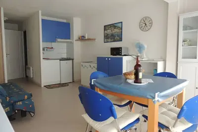 Image de Studio pour 4 personnes à 2 pas de la mer