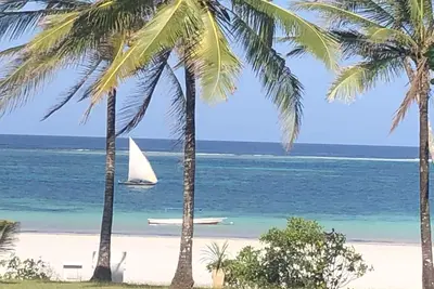 Image de Four Twenty South, sur la meilleure plage d'Afrique. . .