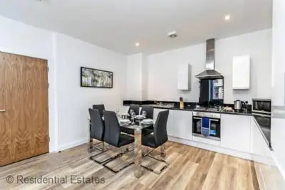 Image de City Suites - 2 lits - un chester pouvant accueillir 6 personnes dans 2 chambres