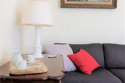 Image de Appartement lumineux et climatisé dans un quartier élégant à 1 km de la mer