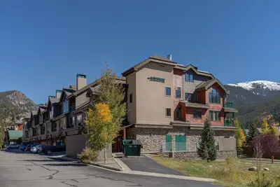 Image de Pratique Studio Condo qui peut accueillir 6 à River Run Village à Gateway Condos