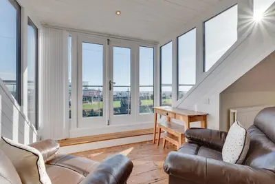 Image de Hightide - Quatre Chambres Maison, Couchages 9
