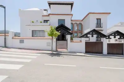 Image de Homerez - Villa spacieuse à Granada avec piscine privée et jacuzzi