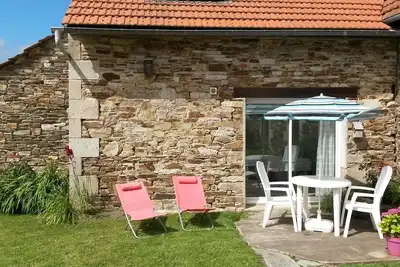 Image de Gîte lumineux avec terrasse et jardin au calme
