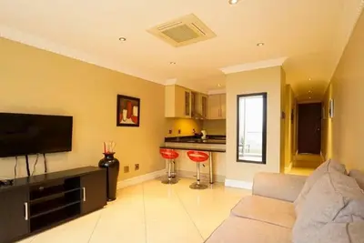 Image de 1 Bedroom Beach Apartment Ushaka Durban