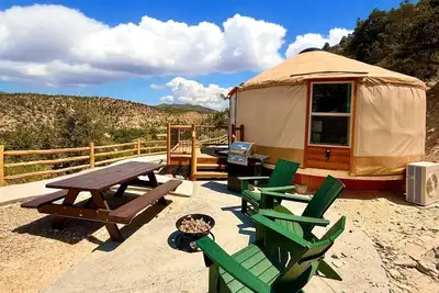 Image de Yurt Overlook # 2 à l'East Zion Resort (Suite King)