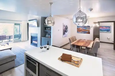 Image de New Town Square Condominium