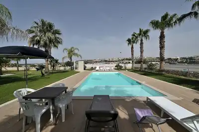 Image de Maison de vacances / dépendance avec verdure