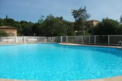 Image de Bel appartement climatisé 2 pièces Residence Avec Piscine