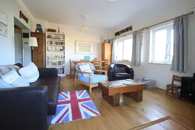 Image de Sea-Glimpse, Old Hunstanton, appartement contemporain + cabane de plage à 500 mètres de la mer