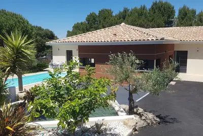 Image de Belle villa récente, au sud la de france, proche mer, à la campagne avec piscine