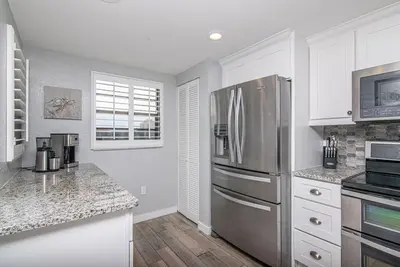 Image de Détendez-vous dans Condo mis à jour dans près de Paradise
