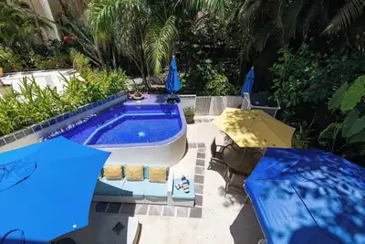 Image de 3 Bdrm maison avec 2 piscines privées, 3 pâtés de maisons de la plage-Playacar Phase 2