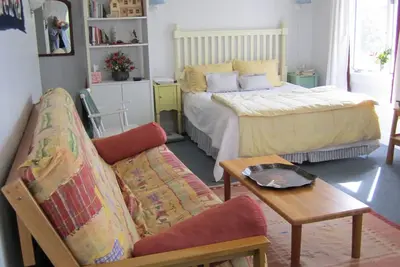 Image de Romantique Harbourside Studio appartement au bord de l'eau - ouvert toute l'année
