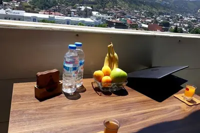 Image de La propriété est tout simplement incroyable par son emplacement et son confort.