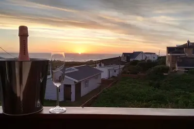 Image de Maison de vacances près de la plage pouvant accueillir jusqu'à 8 personnes à Cape St Francis, Eastern Cape