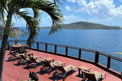 Image de Superbe, Direct Oceanfront Villa sur près de 1. 5 très privé Acres