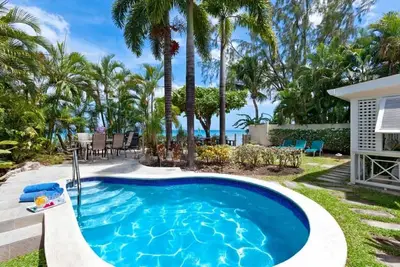 Image de Seawards - Belle villa décontractée en front de mer de 3 chambres avec un emplacement fabuleux sur la plage tranquille