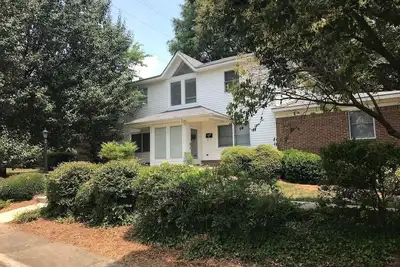 Image de Dilworth - Mise à jour 8 Br, 4 Ba près du centre-ville