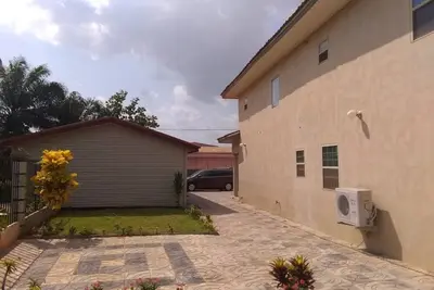 Image de Le meilleur d'Adenta, près des jardins d'Aburi - UNit 2
