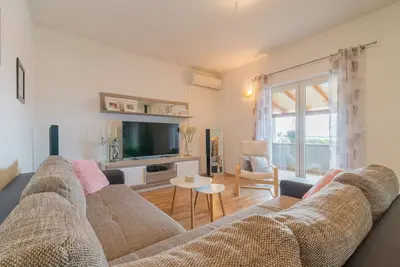 Image de Appartement de deux chambres avec la terrasse et la vue sur le mer Bibinje, Zadar (A-17554-a)