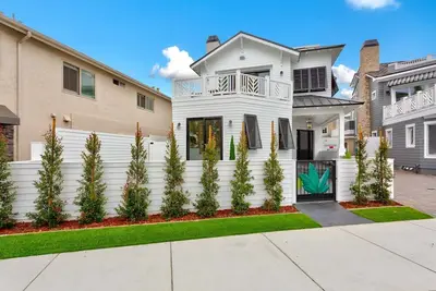 Image de Brand New Home - Block To Ocean! Vue Sur L'Ocean!