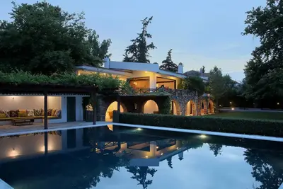 Image de Villa Salted Maple, villa de 6 chambres en bord de mer avec une grande piscine privée