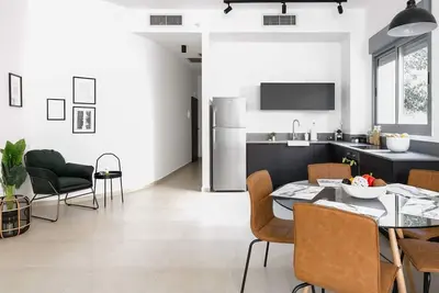 Image de Appartement récemment rénové dans le meilleur emplacement de Tel Aviv à 4 min à pied de la plage