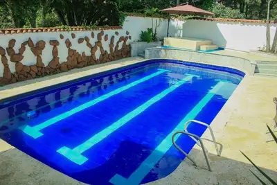 Image de Casa enorme para 25 personas en Estadio. Medellin