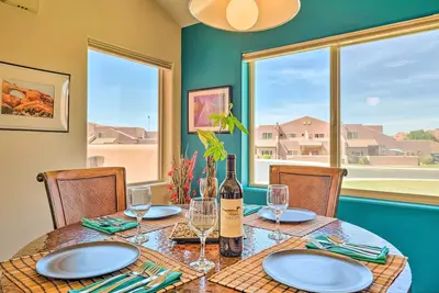 Image de Nouveau! Moab Townhome w / Patio - 11 Mi. à Np Arches!