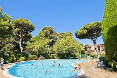 Image de Appartement Presqu'île de Giens à Hyères avec Piscine dans résidence de standing
