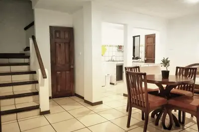 Image de Appartement confortable près de l'aéroport