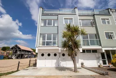 Image de Maison de vacances de 4 chambres à coucher dans le port de Bembridge
