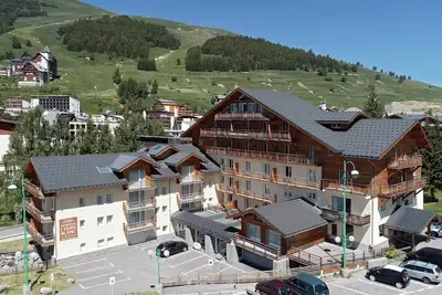 Image de Super endroit! Studio confortable et abordable proche des pistes, avec piscine sur place