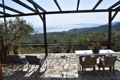 Image de Unique Maison Traditionnelle En Pierre À Pelion (Zervochia Afissos) GRÈCE