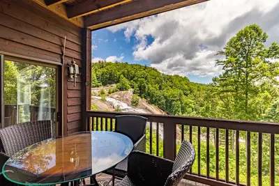 Image de Condo de montagne avec vue spectaculaire sur Toxaway Falls