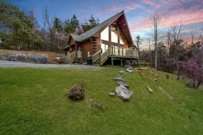 Image de The Hideaway Cabin-Piney Flats- Tri-Cities- Autoroute à moteur de Bristol